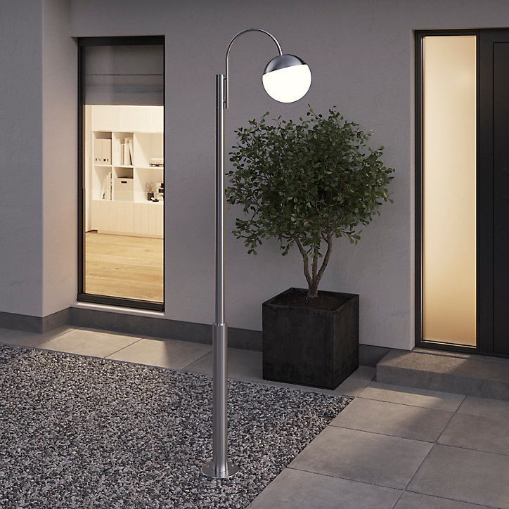 Lampadaire Jarrow E27 25W IP44 GoodHome chrome