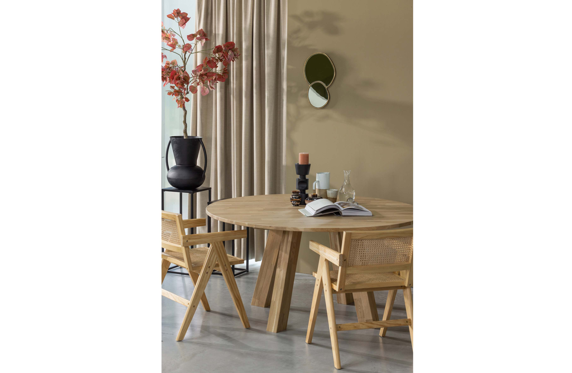 Eettafel Rhonda eiken naturel Rhonda Xl Eettafel Ø150cm Eiken Naturel