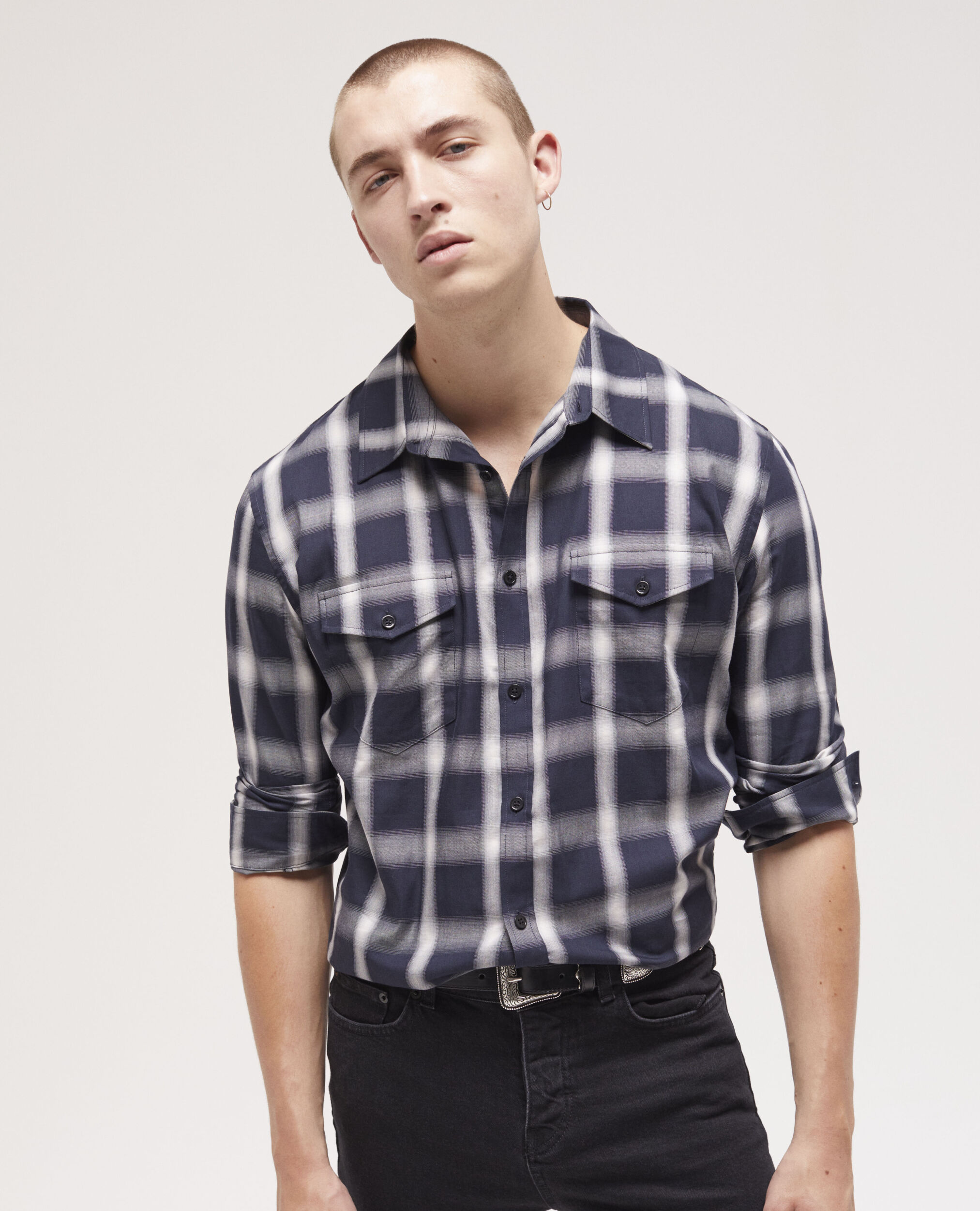 Chemise à carreaux et poches