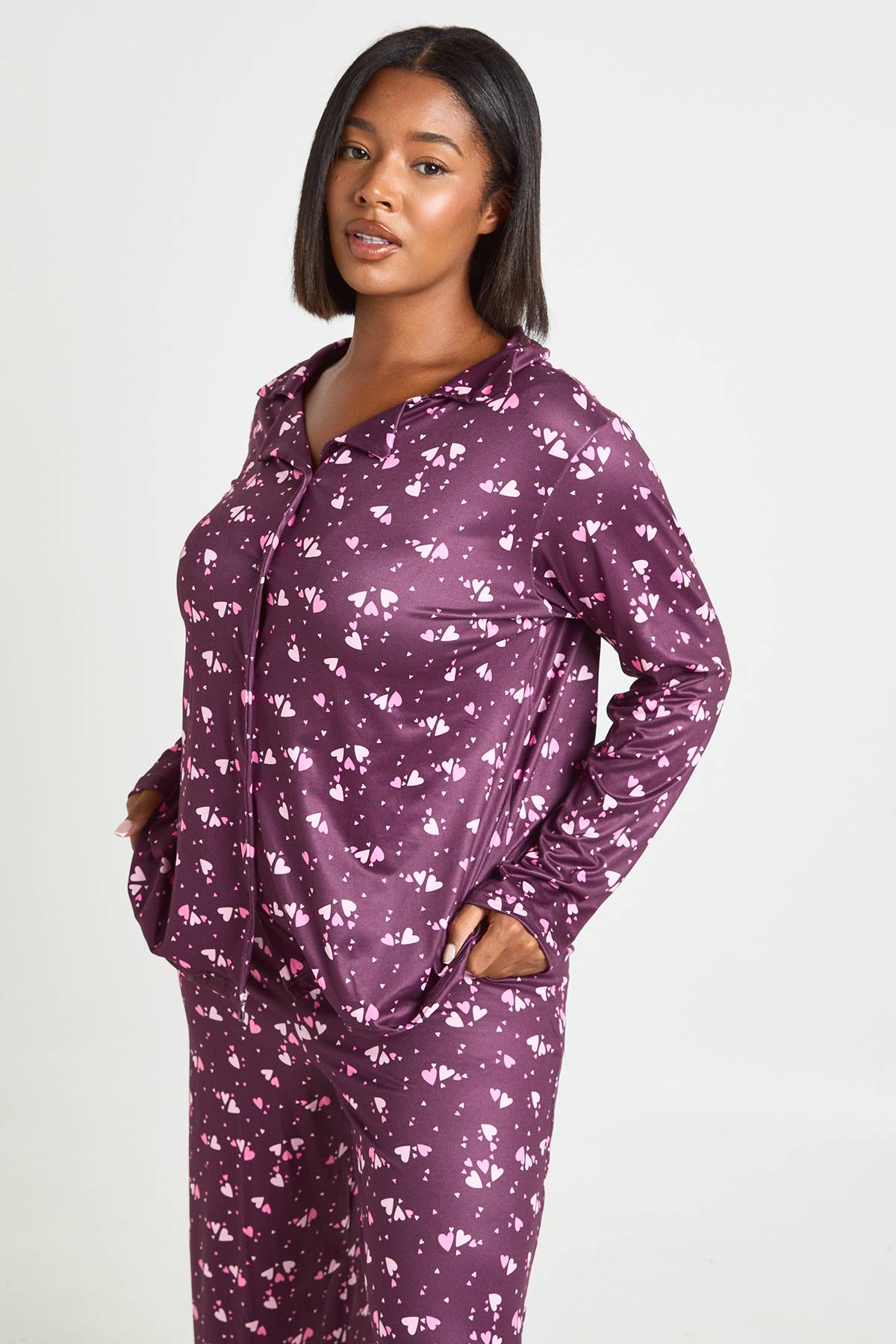 boohoo Ensemble De Pyjama Grande Taille Chemise À Manches Longues Et Pantalon À Imprimé Cœurs