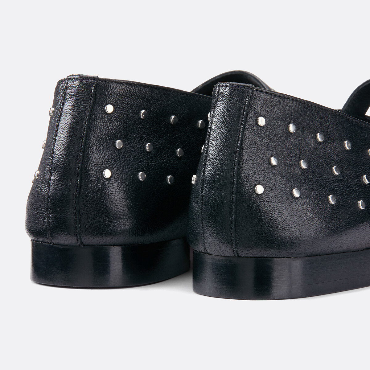COLEÇÕES LA REDOUTE<br>Leren bailarina com tachas