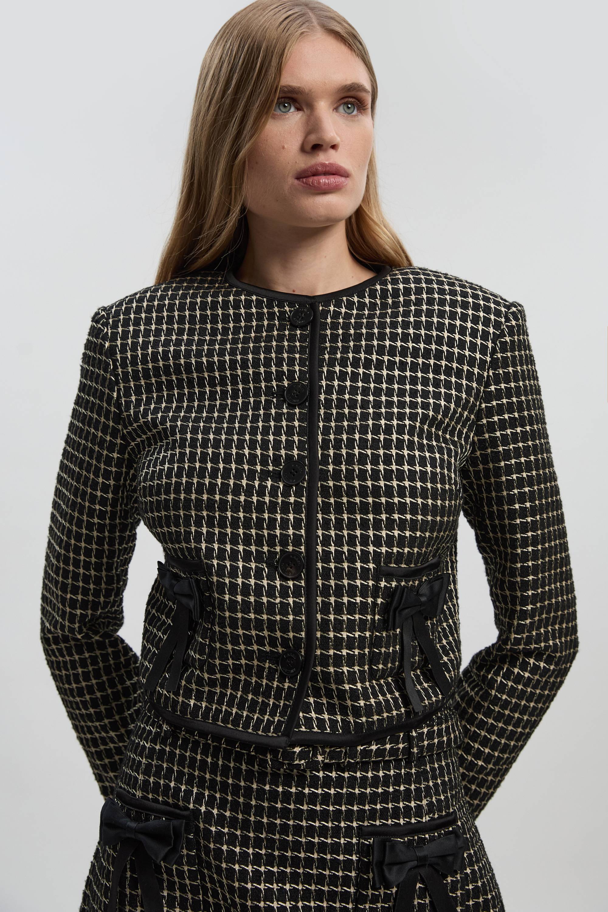 KarenMillen Veste Sans Col en Tweed Ajustée avec Détail Nœud