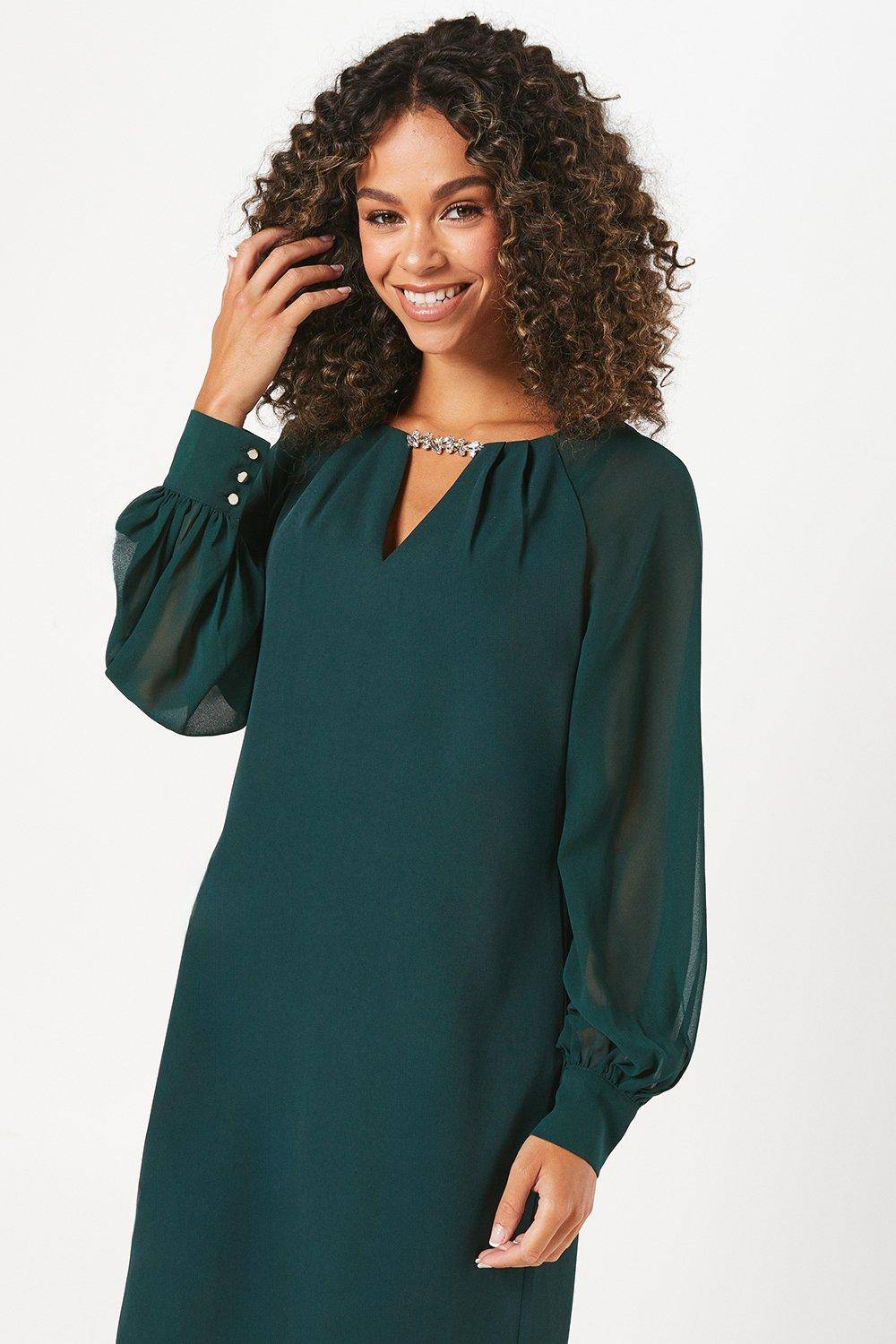 Wallis Robe Droite de Cérémonie à Manches en Mousseline et Décolleté Orné de Sequins