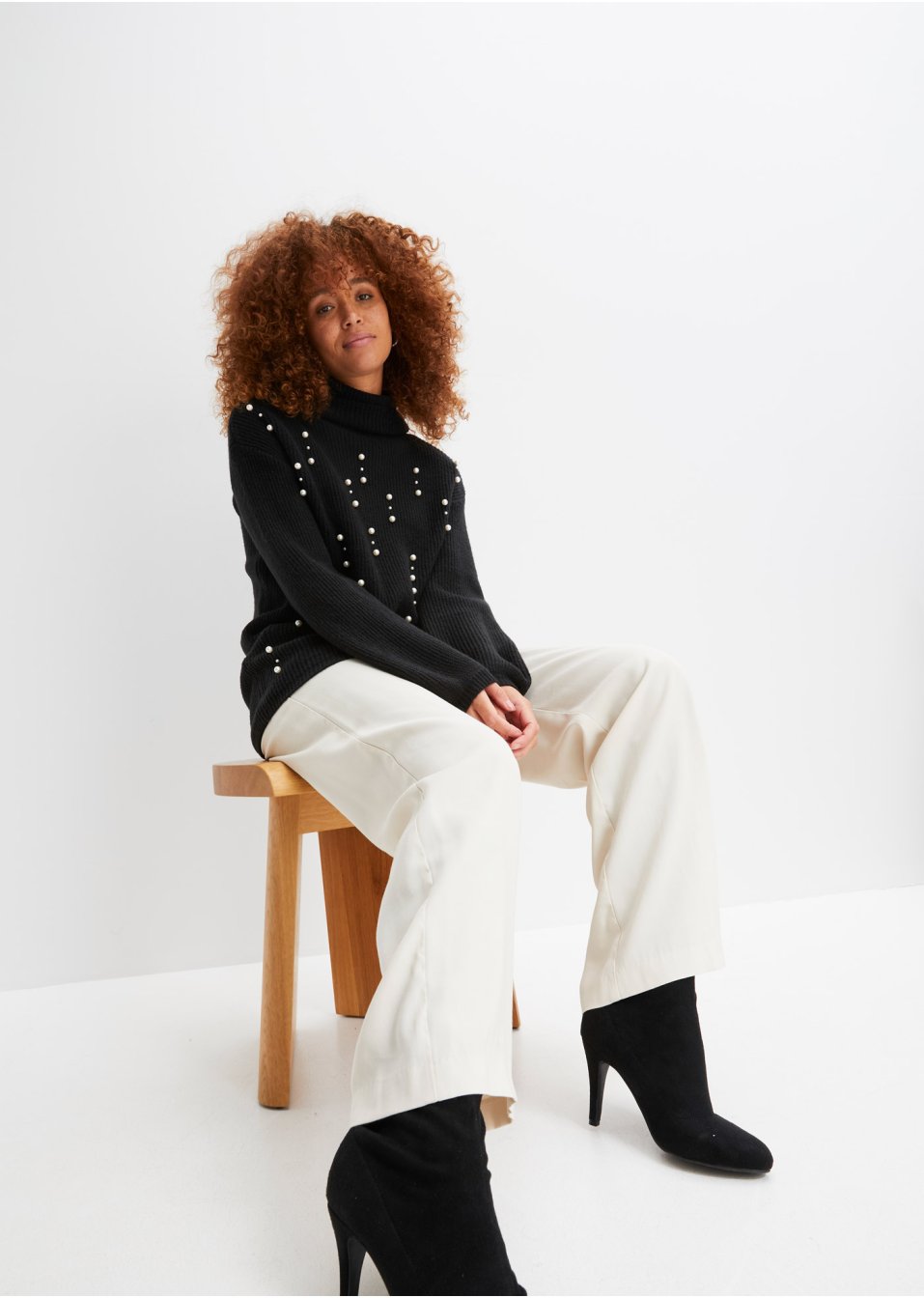 Pull avec éléments décoratifs