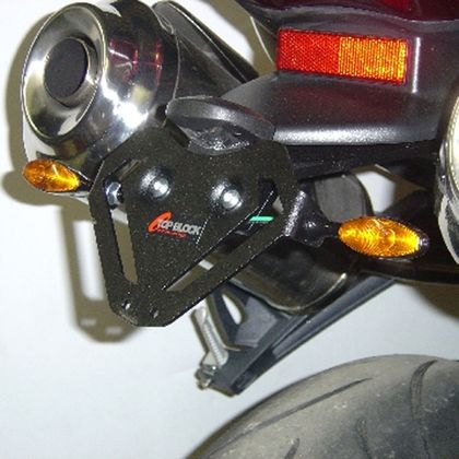 Support de plaque Top Block TRIUMPH STREET TRIPLE 2011/2012 - Noir