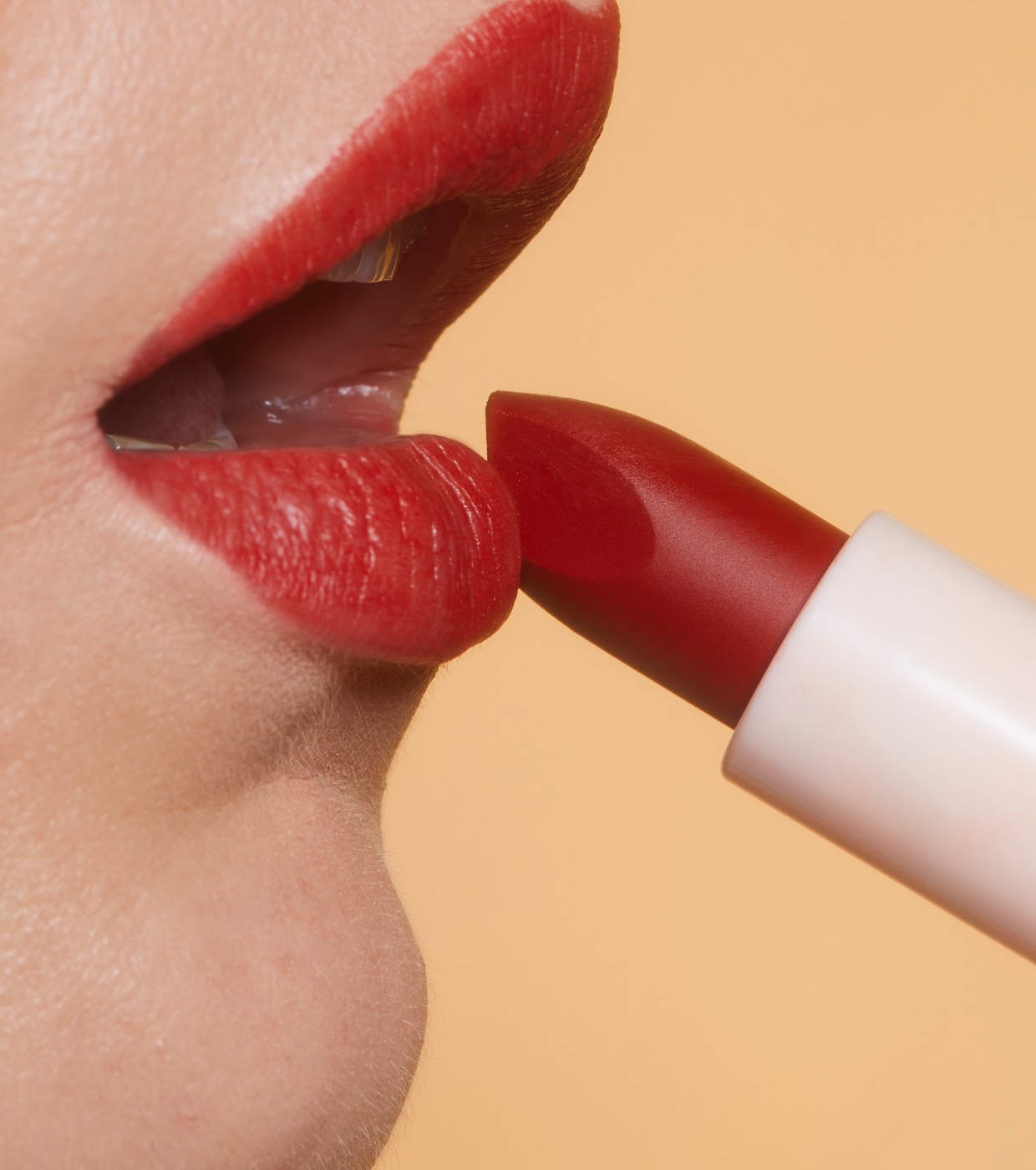 Revolution - Batom Satin Lip Allure Soft Satin - CEO Brick Red