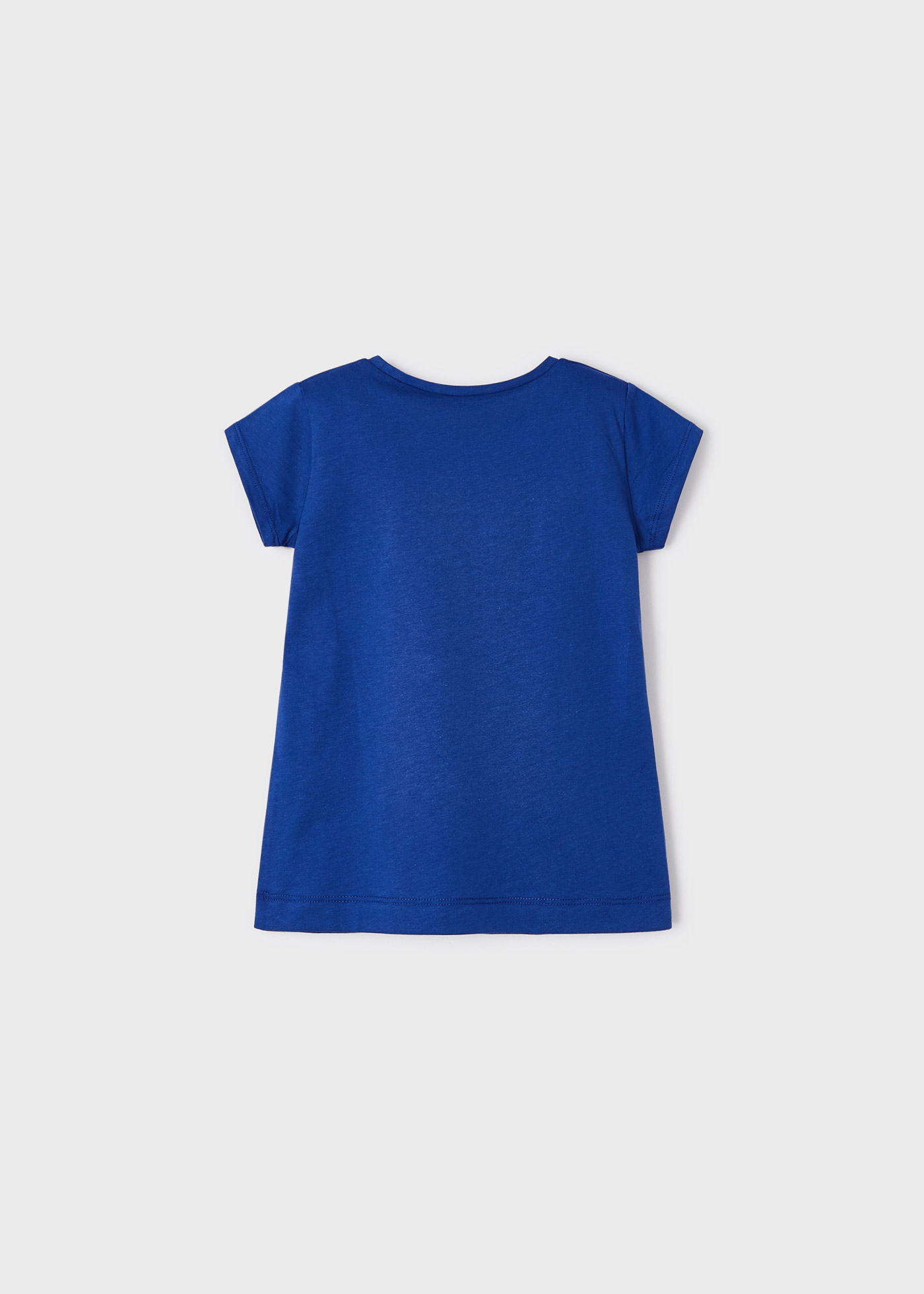 Camiseta feminina com estampa sustentável em algodão.