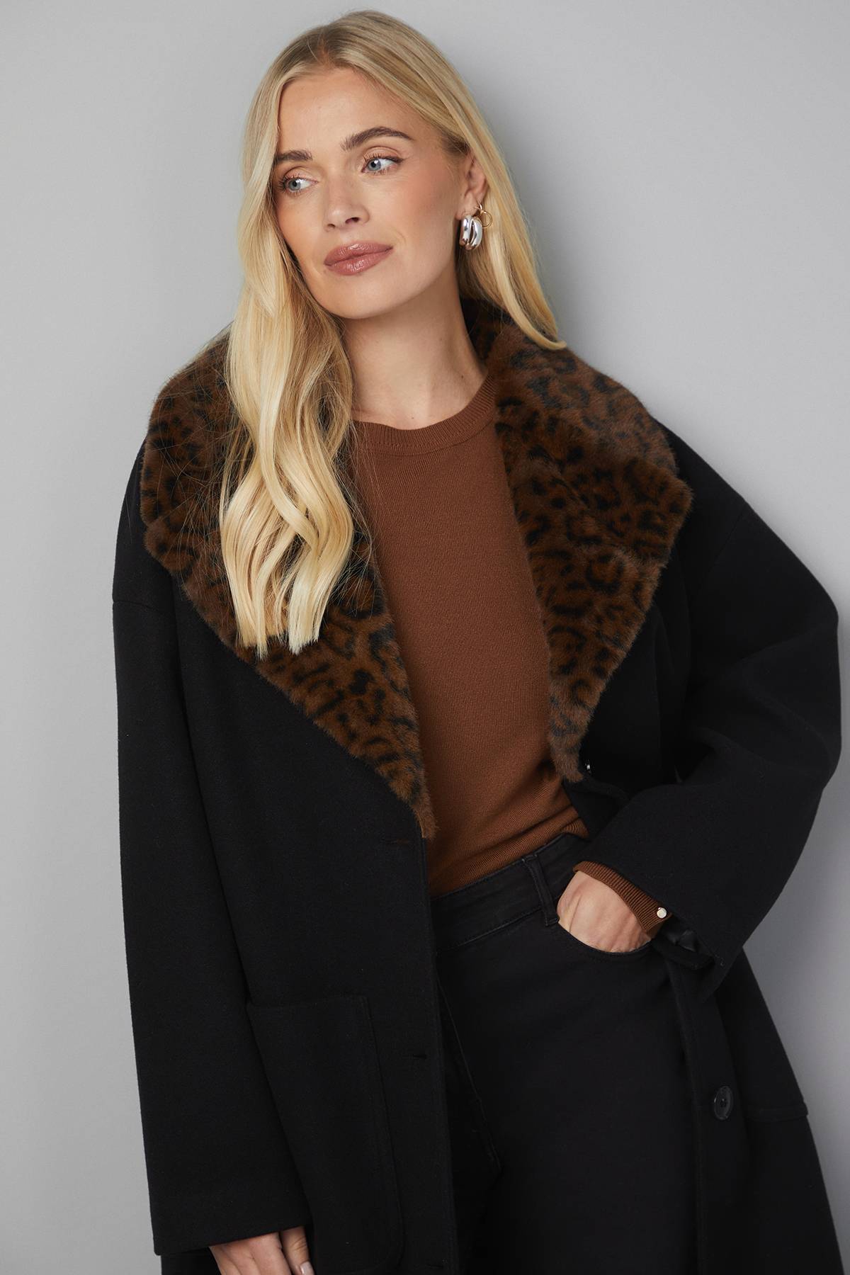 Wallis Manteau Petite à Col en synthétique Léopard