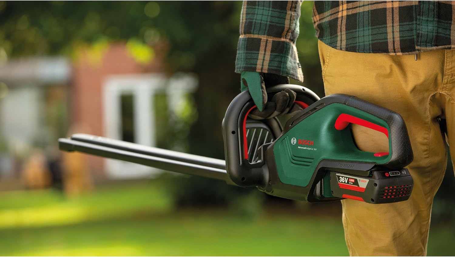 Bosch Akku-Heckenschere AdvancedHedgeCut 36V-65-28 (1x 2,0-Ah-Akku, 36-Volt-System, Messerlänge 65 cm, im Karton) - Testnote: sehr gut (Magazin: selbst ist der Mann)