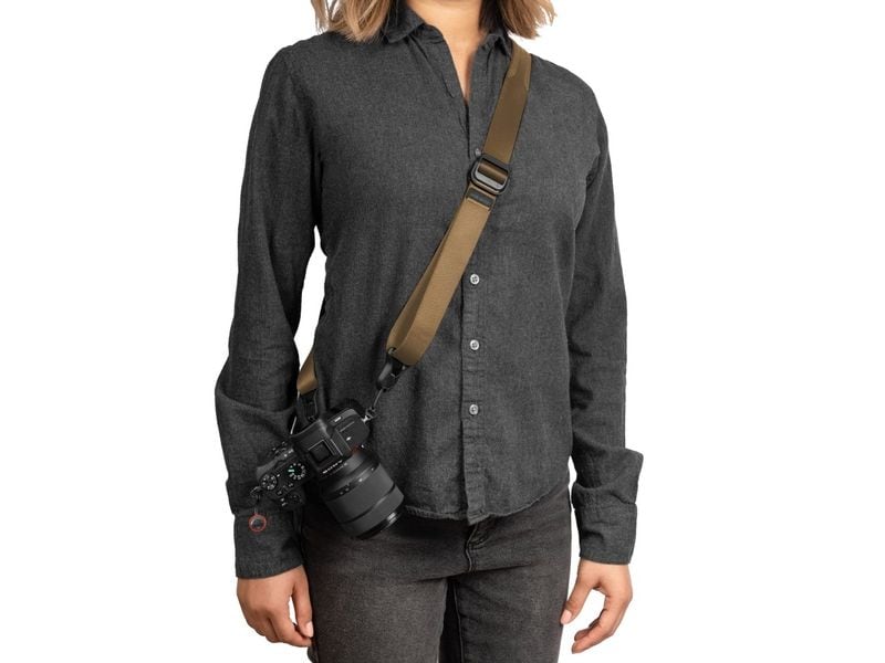 Peak Design Trageriemen Slide Lite Coyote Minimalistischer Kameragurt für spiegellose und DSLR-Kameras