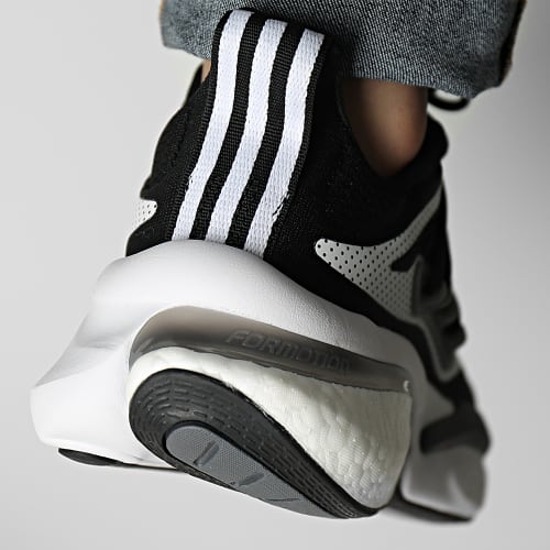 Baskets AlphaBoost V1 HQ4517 Core Black Footwear White