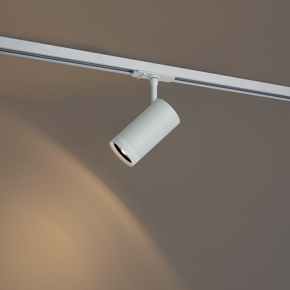 Moderne spot wit voor railsysteem 1-fase incl. LED draai- en kantelbaar - Iconic Zoom