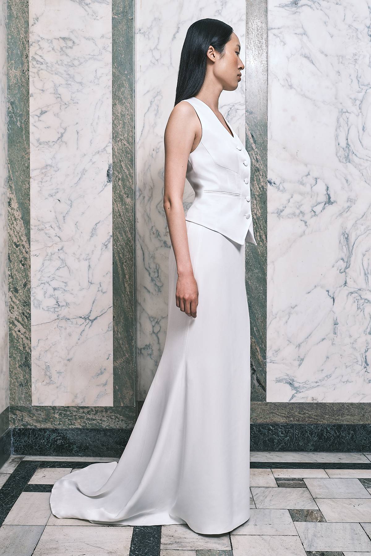 KarenMillen Jupe Midi Ajustée En Viscose Satinée À Ourlet Asymétrique
