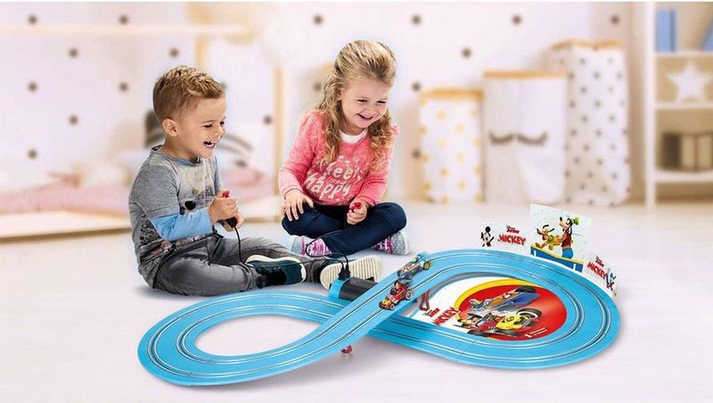 Carrera FIRST Disney - Mickeys Fun Race - Racebaan