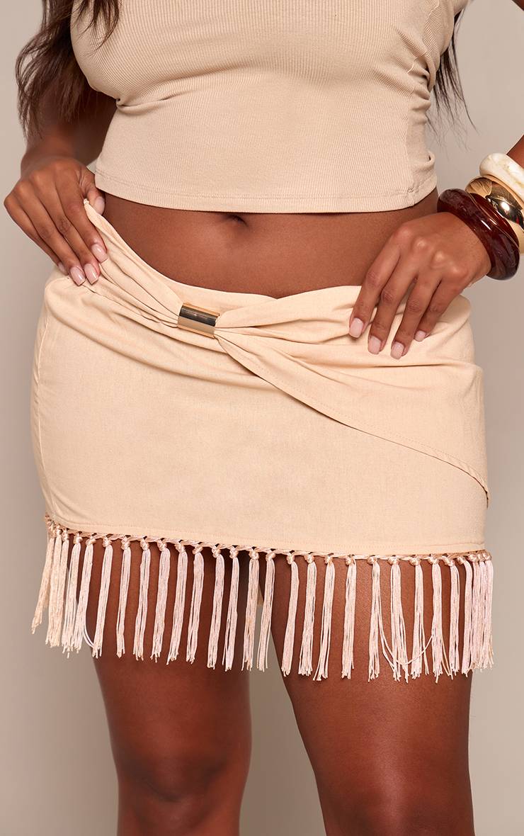 Vrai Beige Mini-jupe Grande Taille En Lin Beige Avec Bordure Dorée Et Ourlet À Pompons