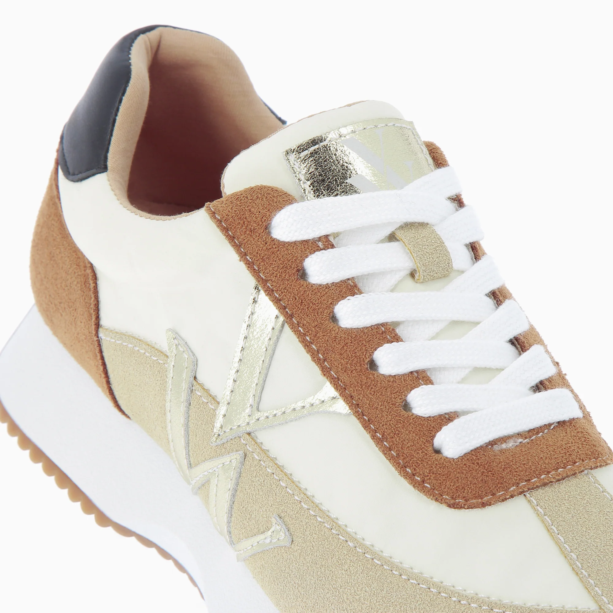 Sneakers-Baskets Rebeca beiges à monogramme or