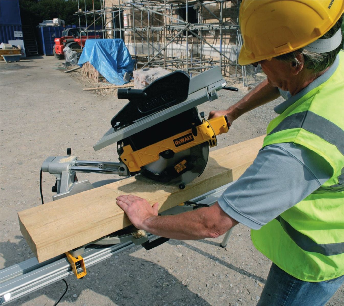 DeWALT D27112 Tafel-, afkort- en verstekzaag 1600W