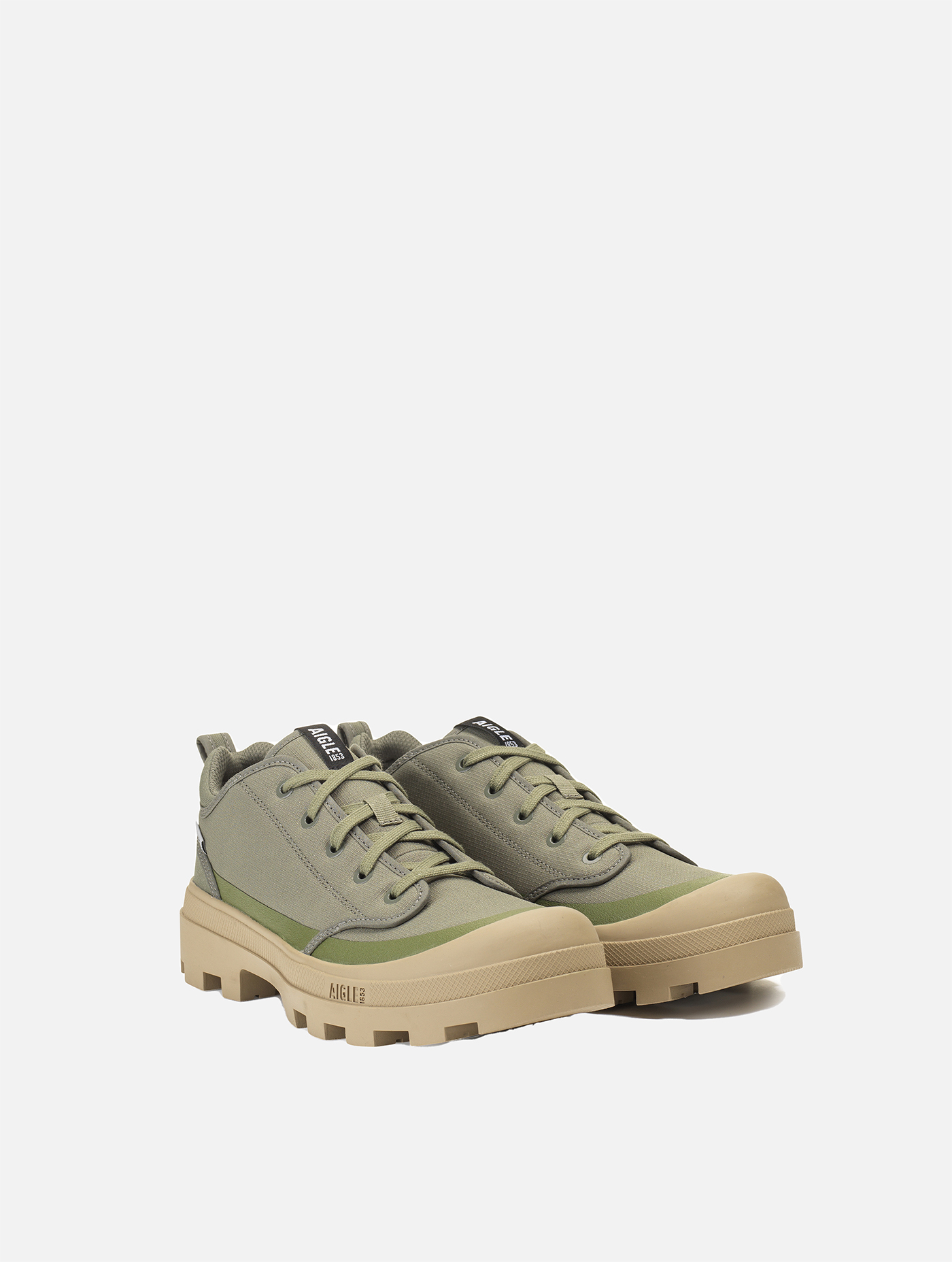 L'iconique chaussure de marche Aigle en polyester recyclé, version basse KAKI