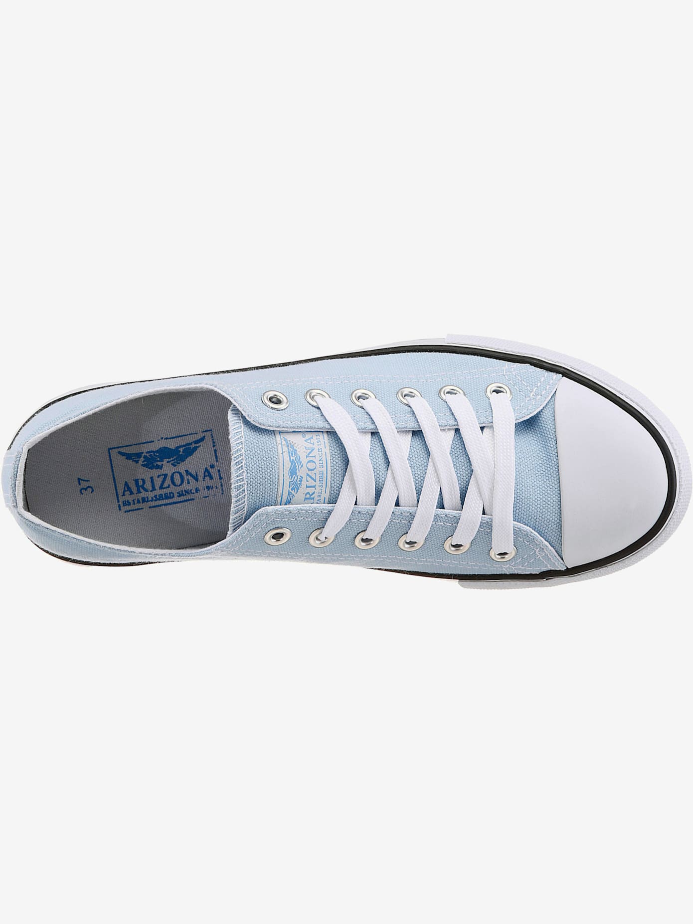 Baskets sneakers basiques parfaites avec un jean