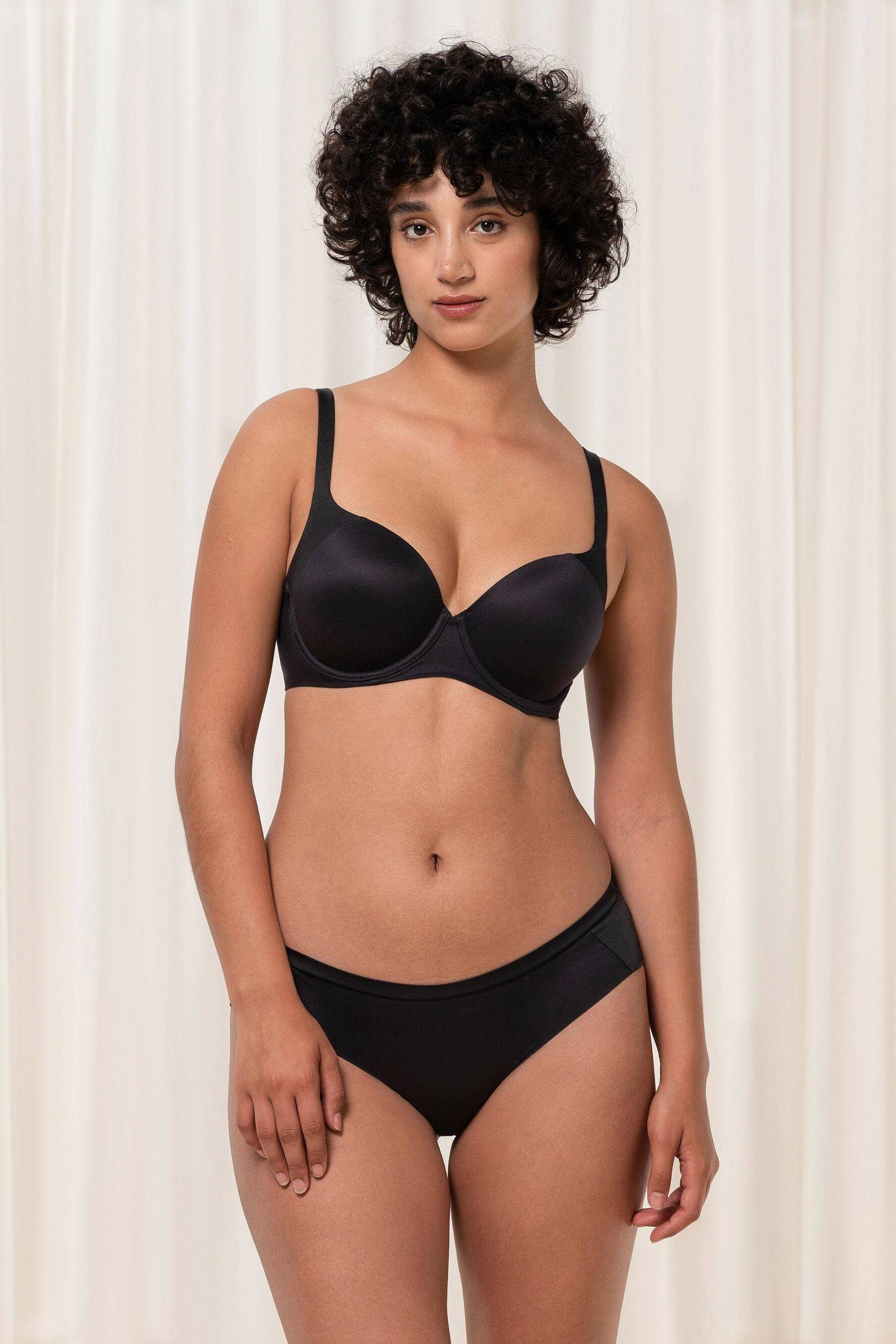 Triumph voorgevormde beugelbh Body Make-up Soft Touch zwart