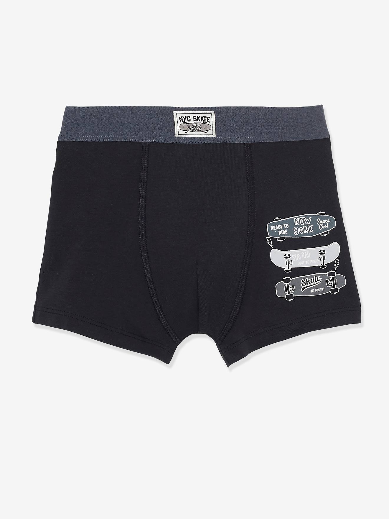 Pacote com 3 cuecas boxer Skate para meninos, pretas escuras e bicolor/multicoloridas.