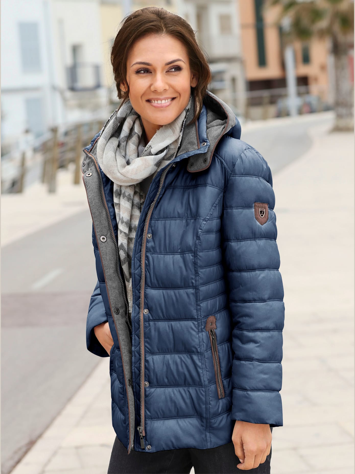 Veste décontractée col montant capuche doublure contrastée