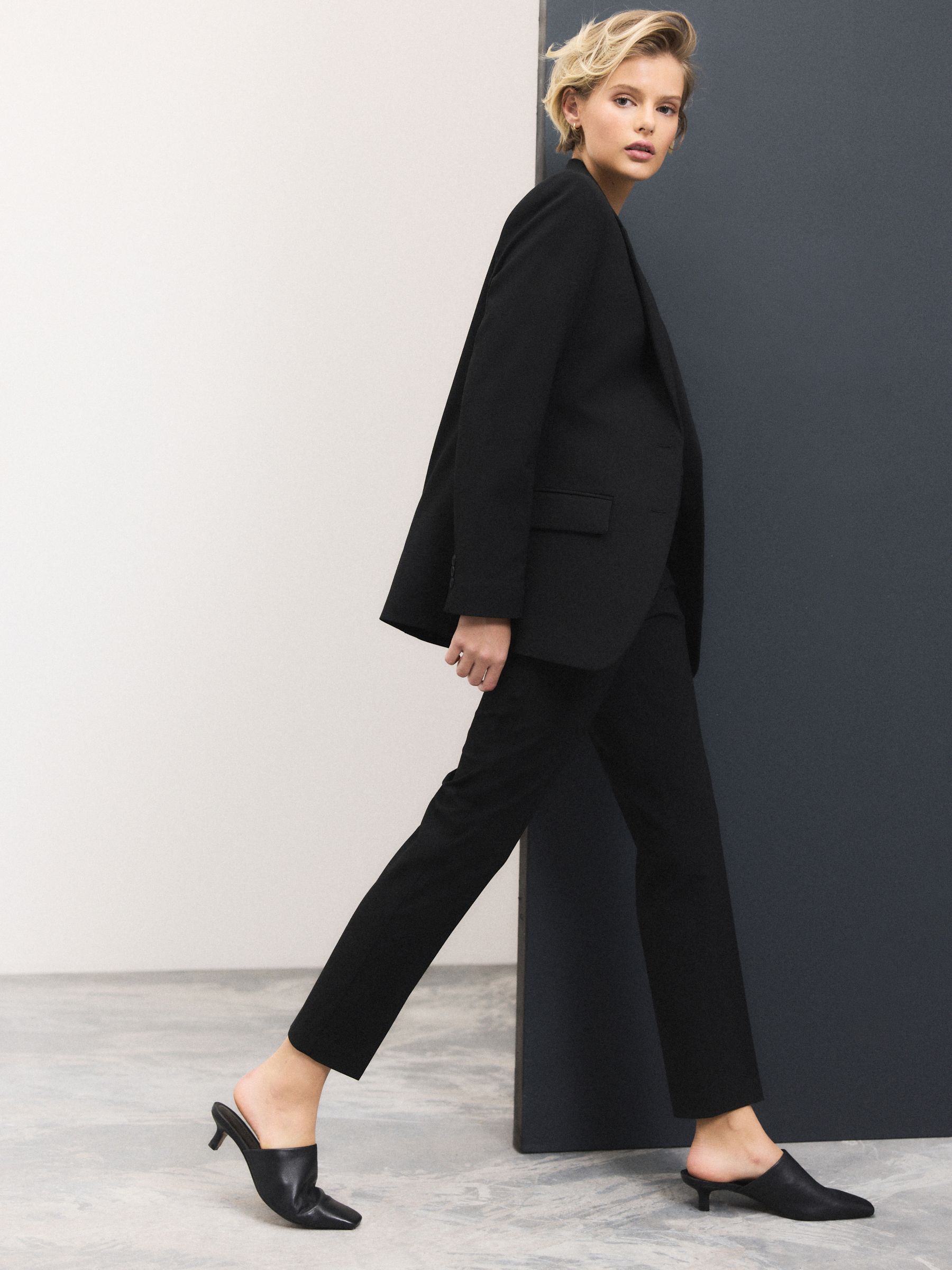 Zwart - Op maat gemaakte blazer met enkele rij knopen van wol