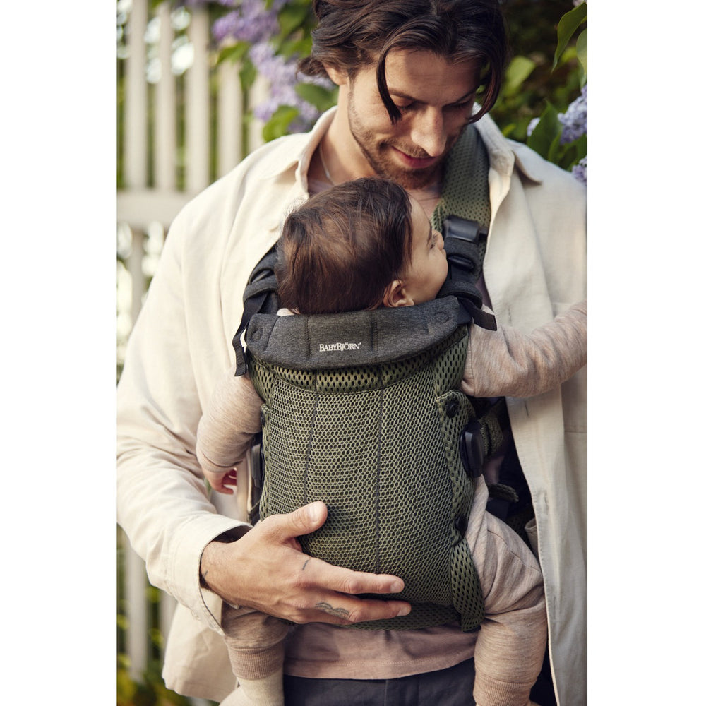 Køb BabyBjörn Dark Green Baby Bæresele Harmony | Luksusbaby