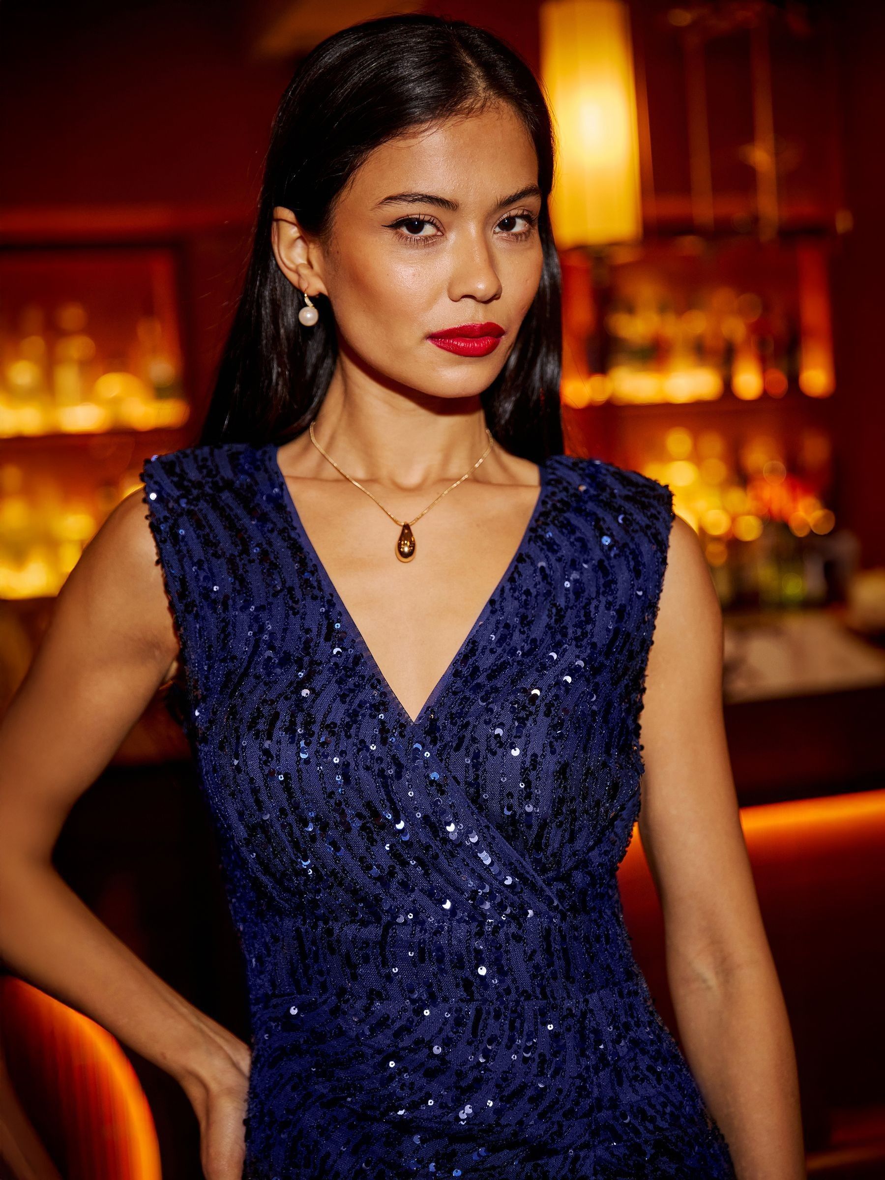 Blauw - Yumi Sequin Fitted Wrap With Split Hem Dress
