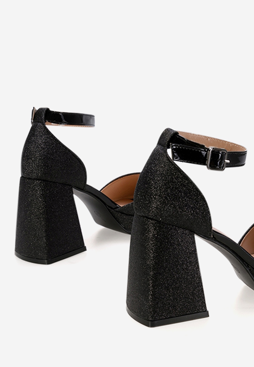 Sandales élégantes femme noires Roda