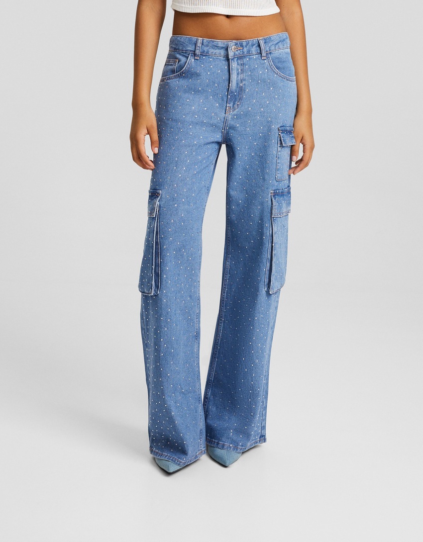 calça cargo com strass