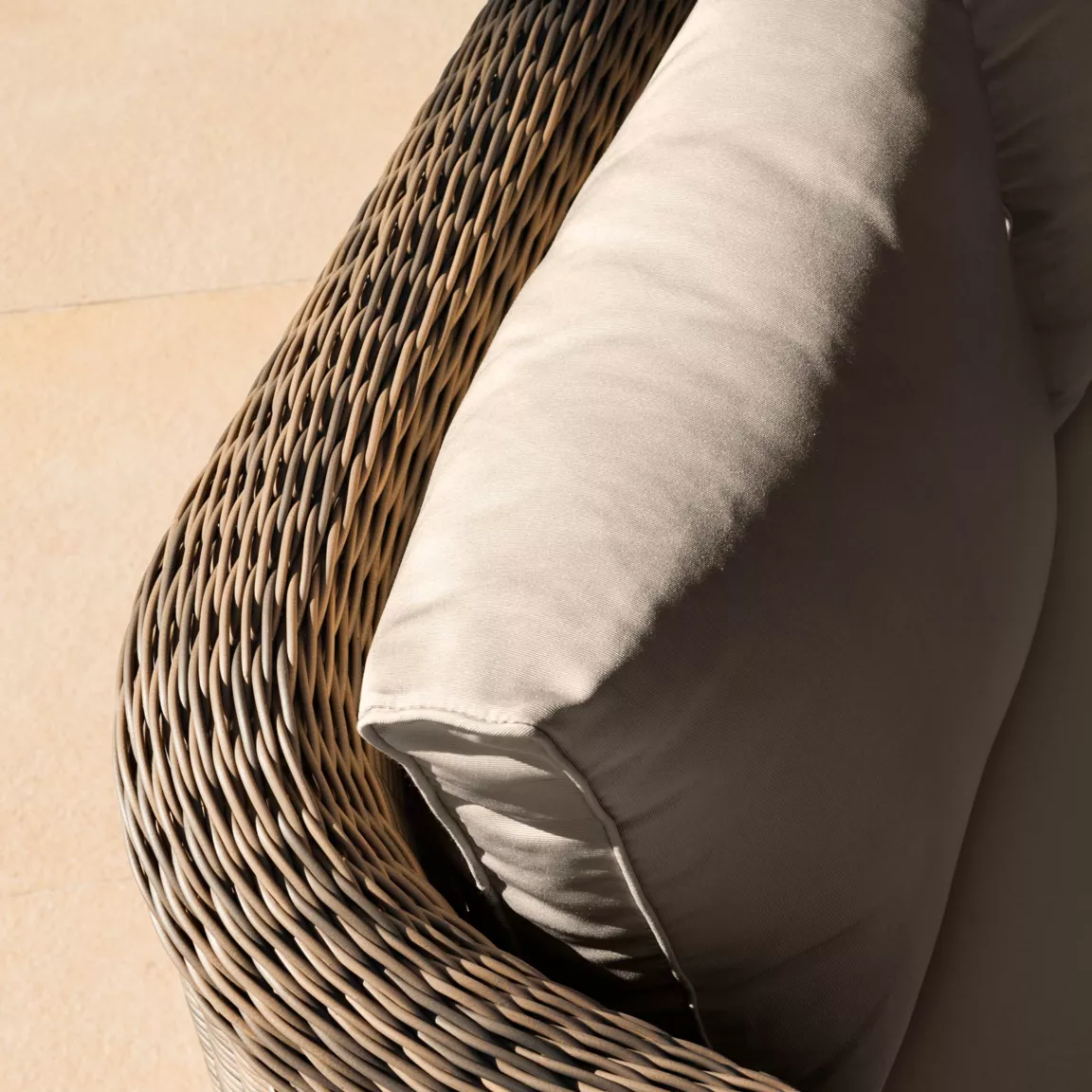 Salon de jardin en résine tressée 7 places 5 pcs Calvi Sepia et taupe