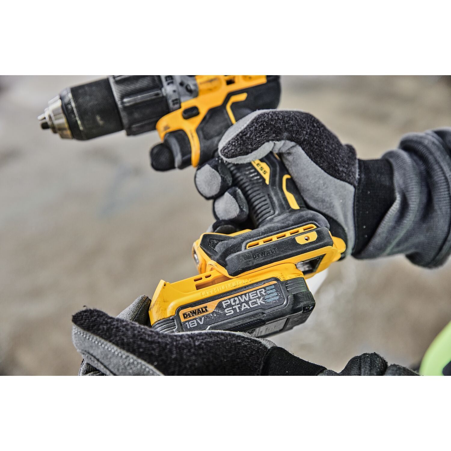 DeWALT DCD805NT Compacte accu klop-/schroefboormachine 18V XR Basic Body in TSTAK