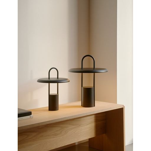 Stelton Pier Portable LED Lampe, Black
