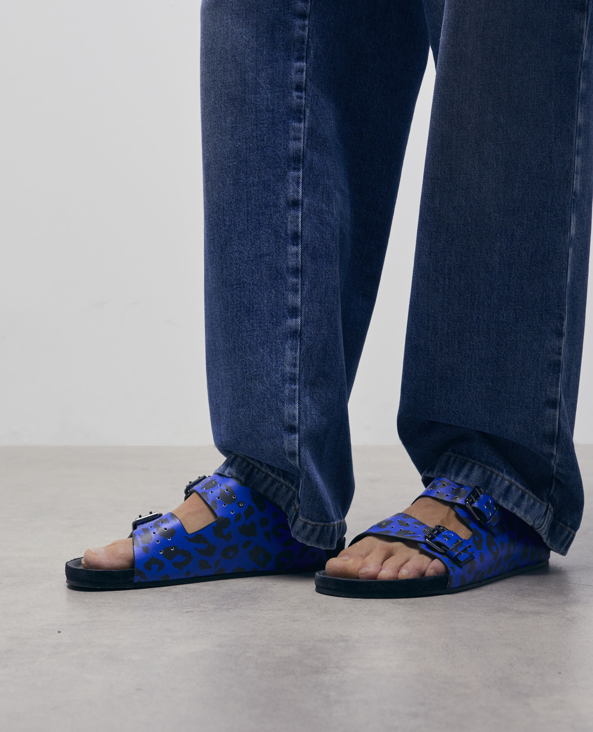 Sandales en cuir léopard bleues