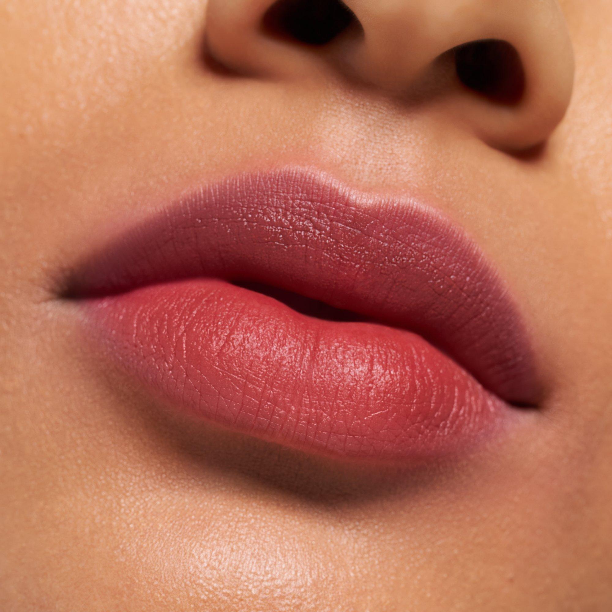BLUR soufflé matte lip cream