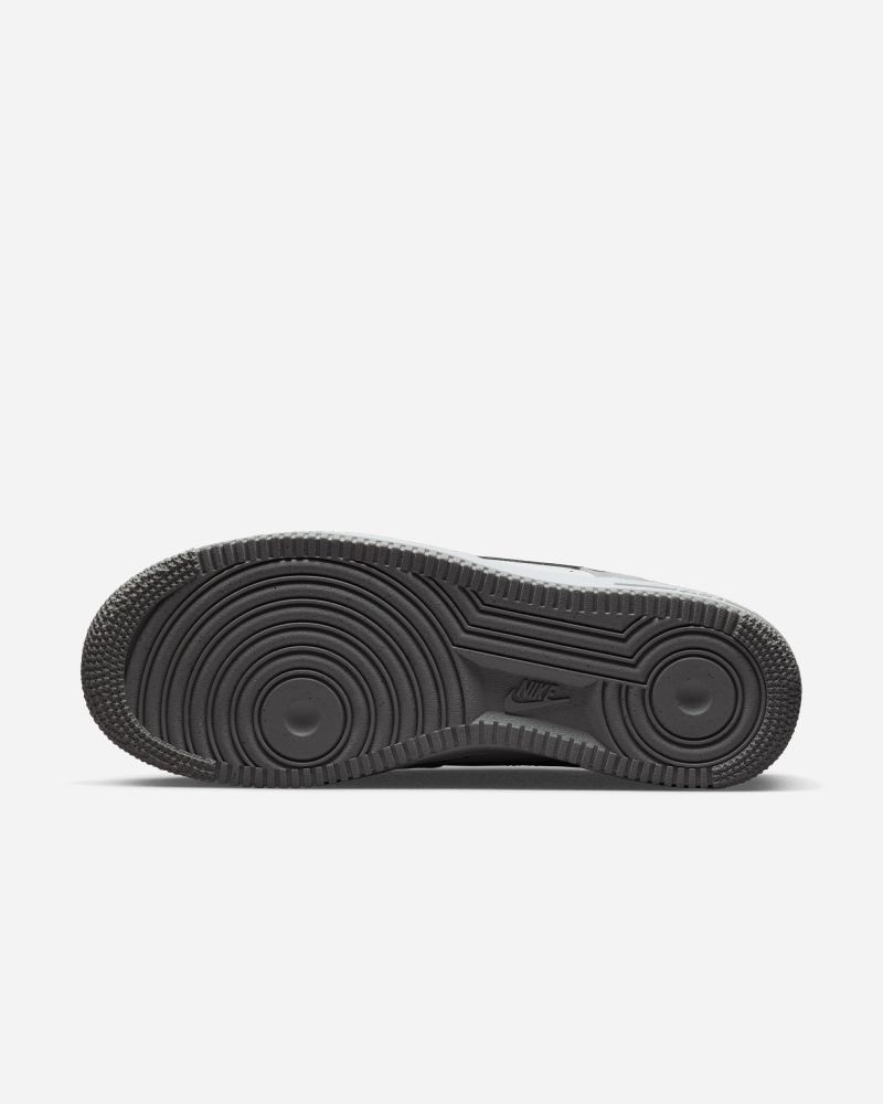 Chaussures Nike Air Force 1 '07 Gris pour homme