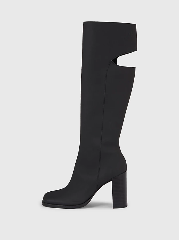 Botas de couro com salto alto