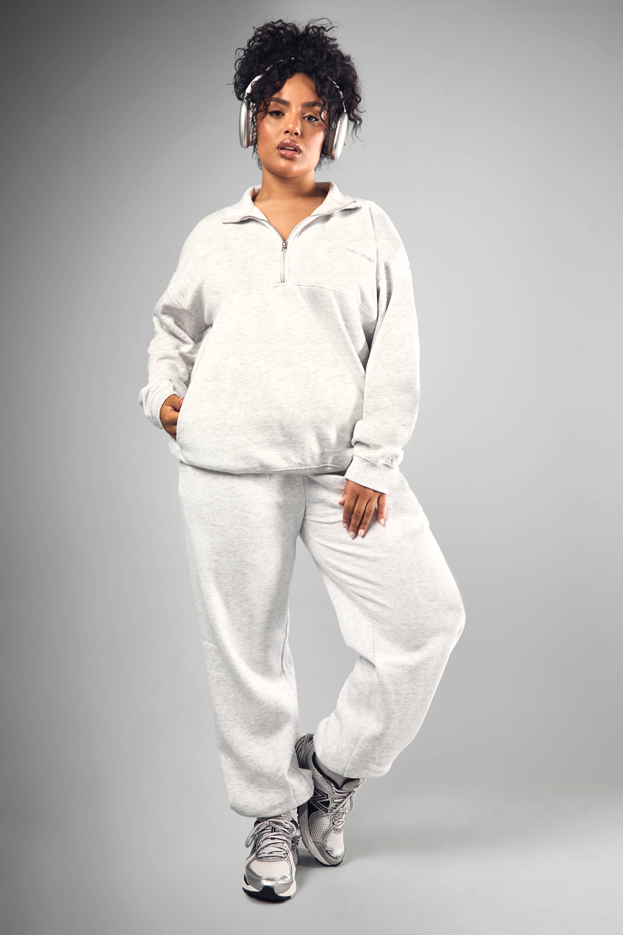 Sweat oversize à col zippé et broderie Dsgn Studio