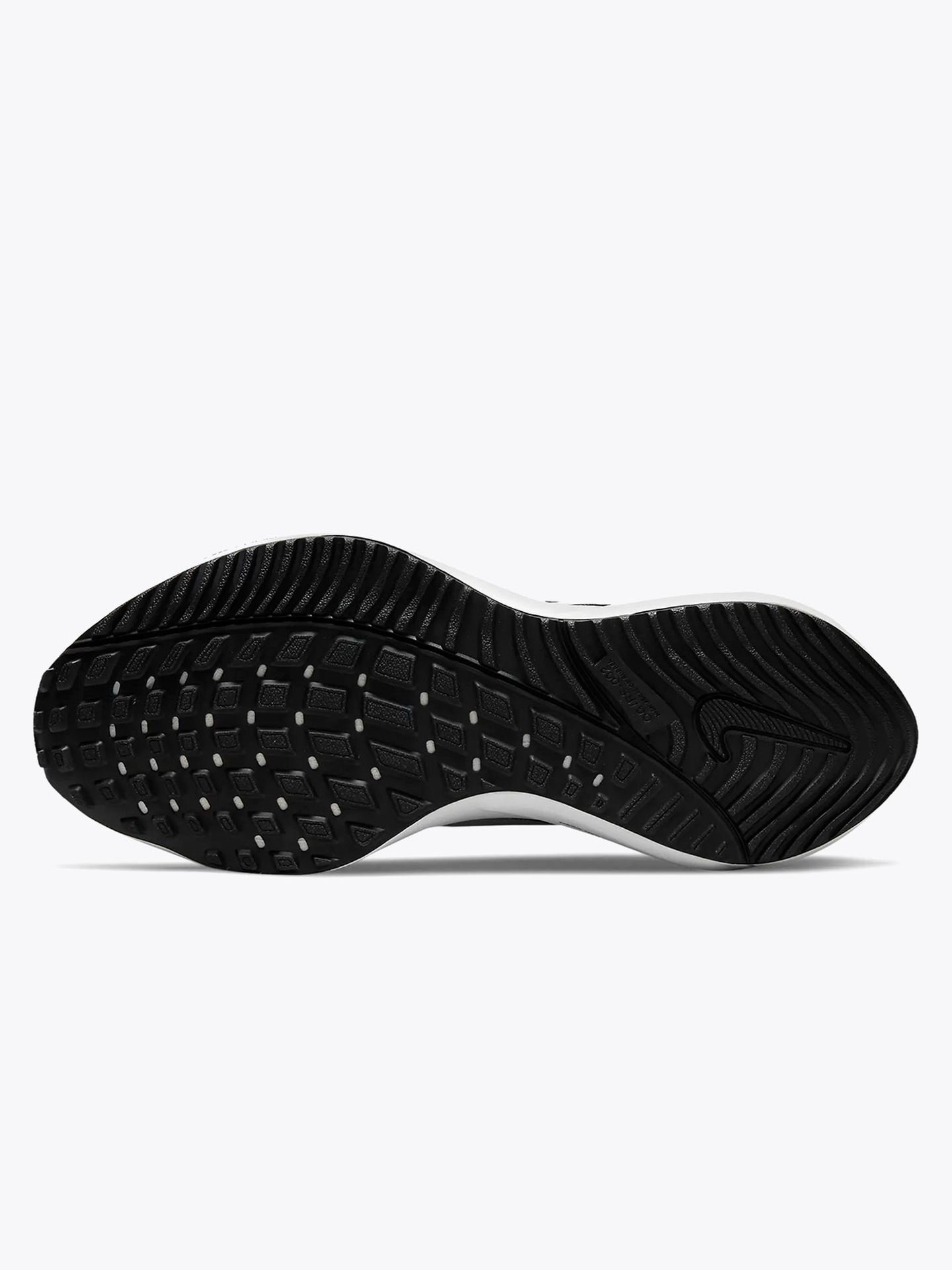 Air Zoom Vomero 16