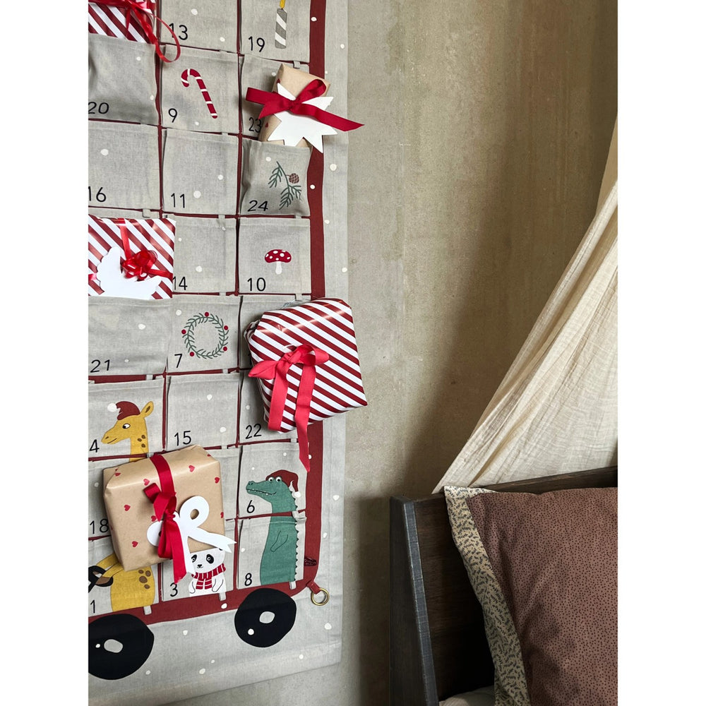 Køb OYOY Clay / Red Bus Christmas Calendar