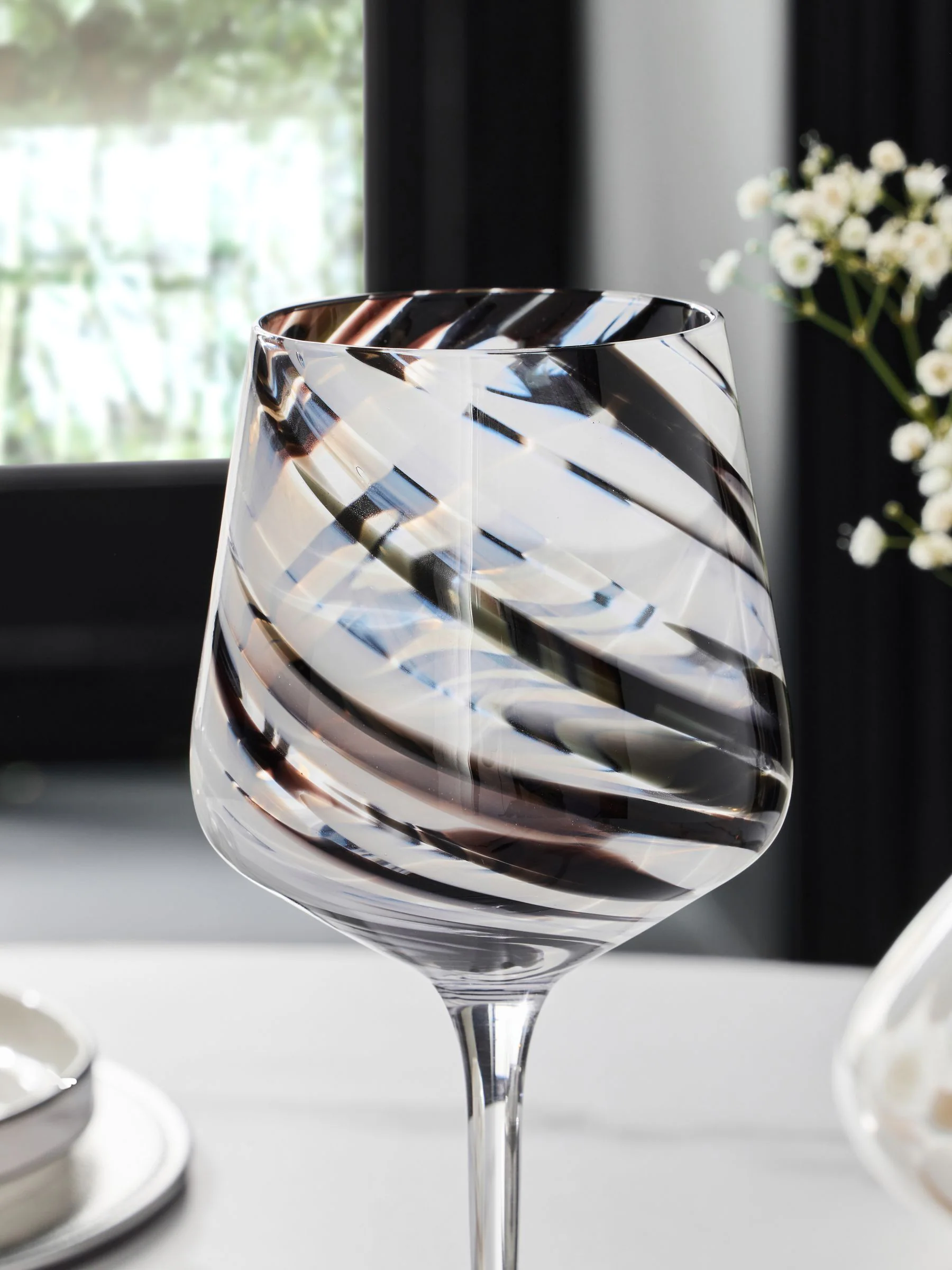 Set of 2 Confetti Swirl Wine Glasses