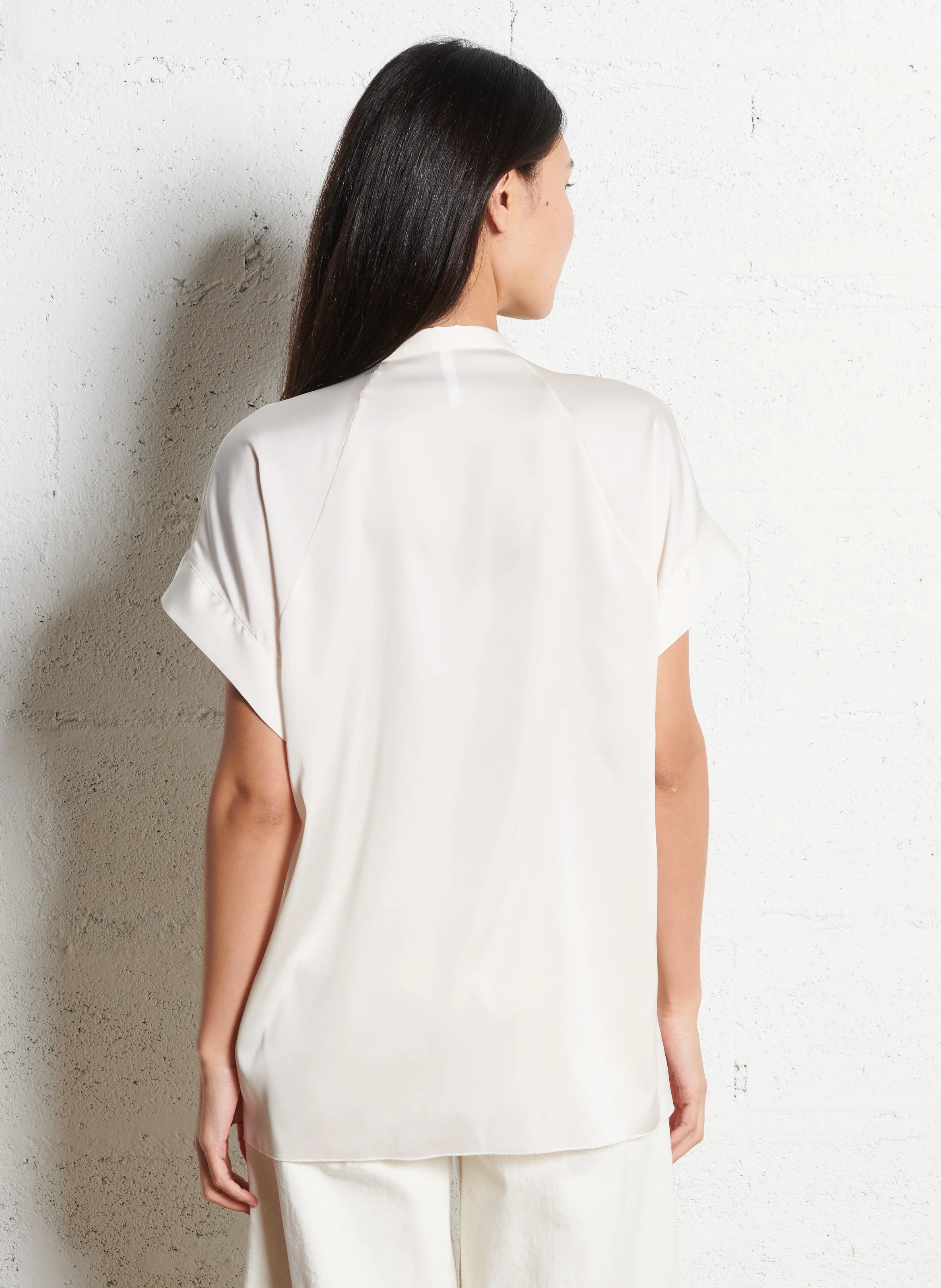 Top droit à col V fluide | Beige