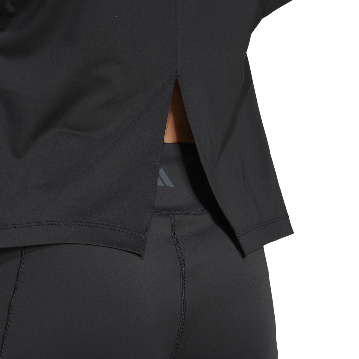 Camiseta adidas Performance com gola coroa para ioga