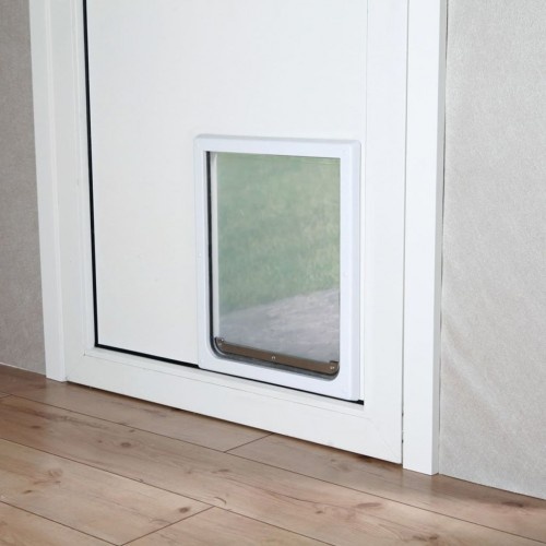 Porta branca para cães de porte médio e grande.