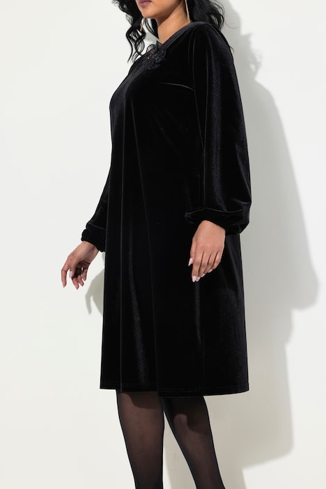 Samtkleid, Brosche, A-Linie, V-Ausschnitt, Langarm