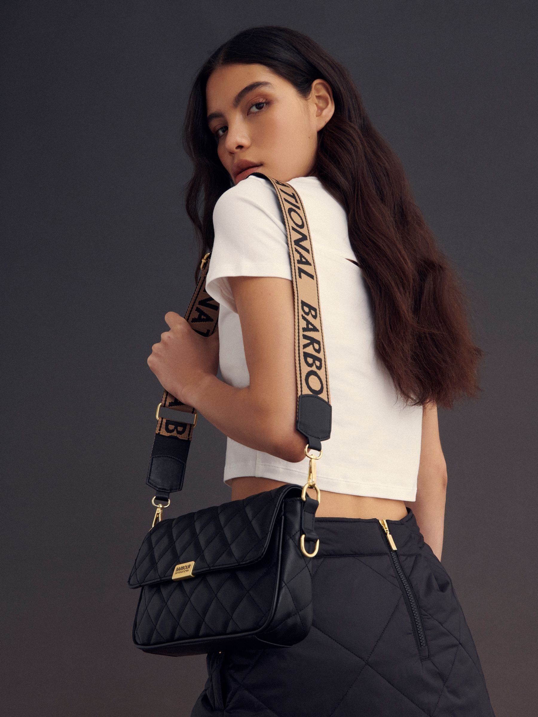 Zwart - Barbour® International Soho doorgestikte schoudertas