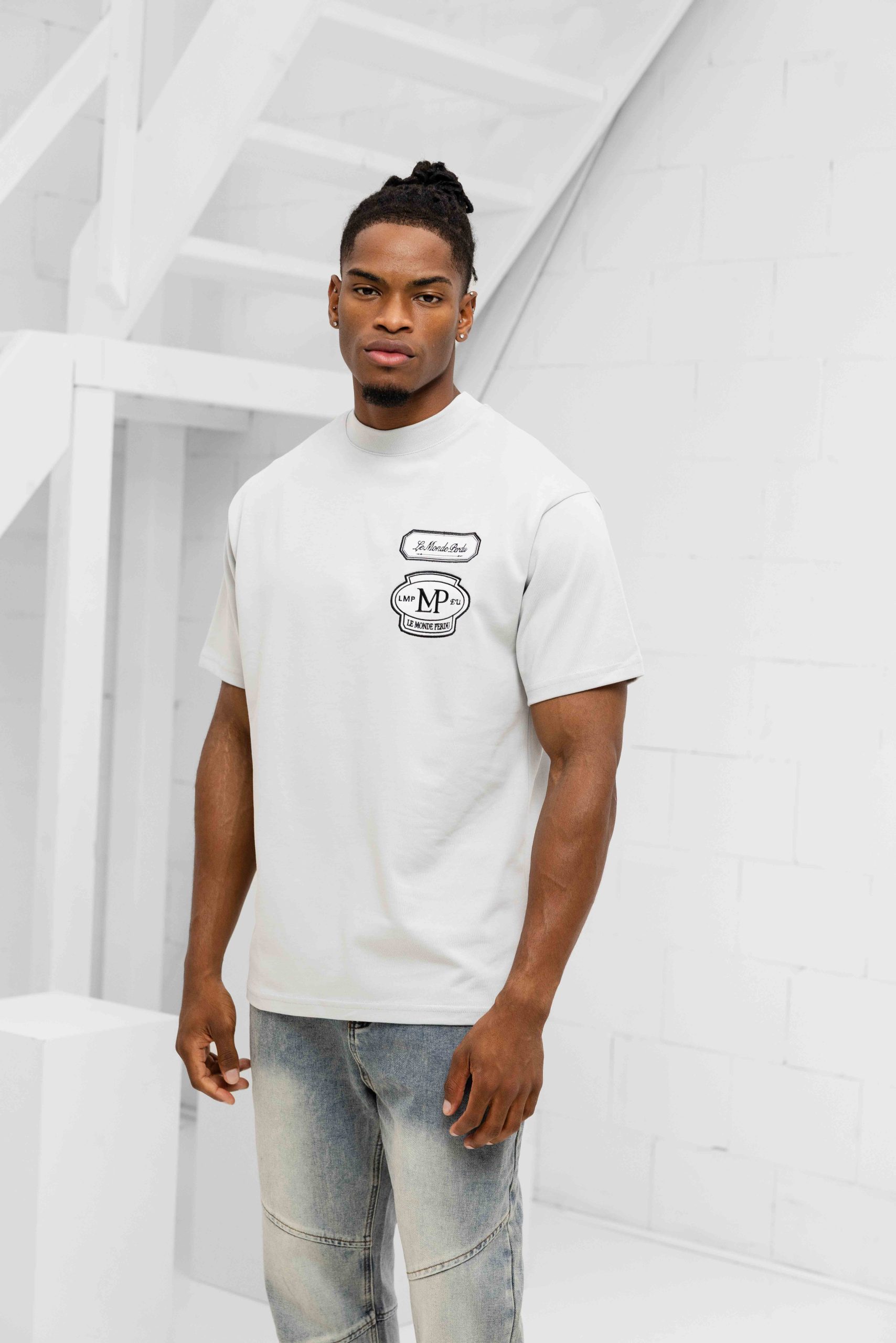 Le Monde Perdu Double Embroidery T-Shirt Lichtgrijs