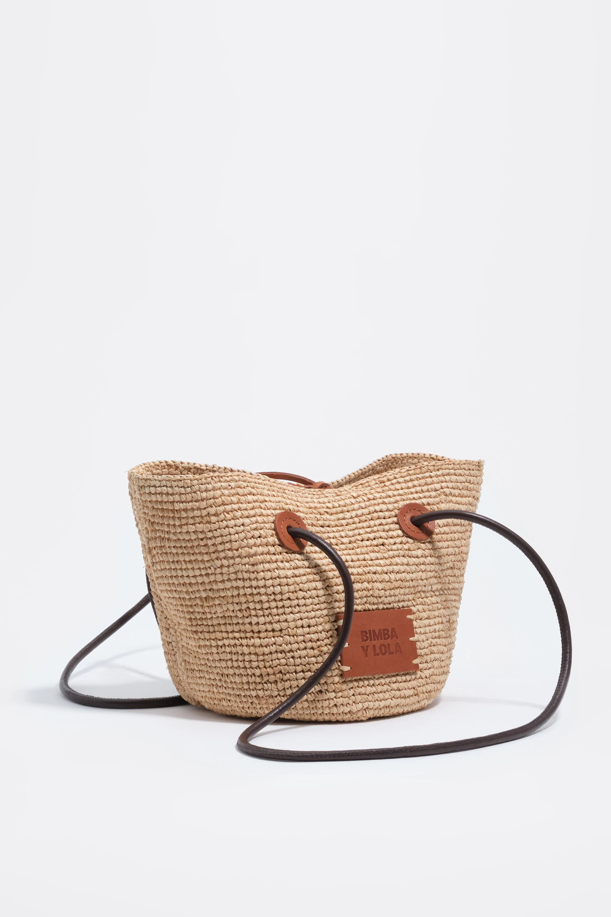 Bolsa de vime média em ráfia natural