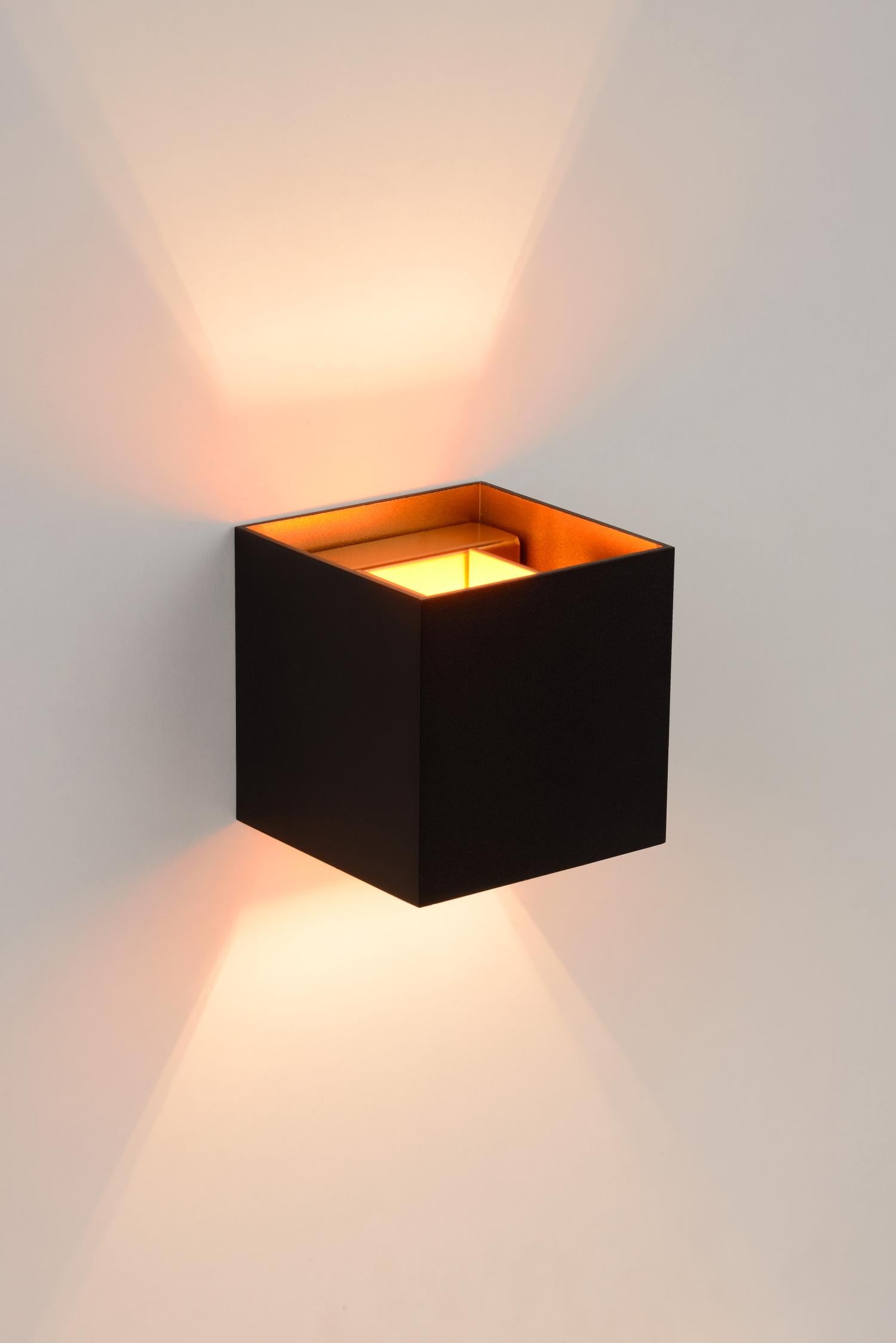 Xio wandlamp vierkant zwart